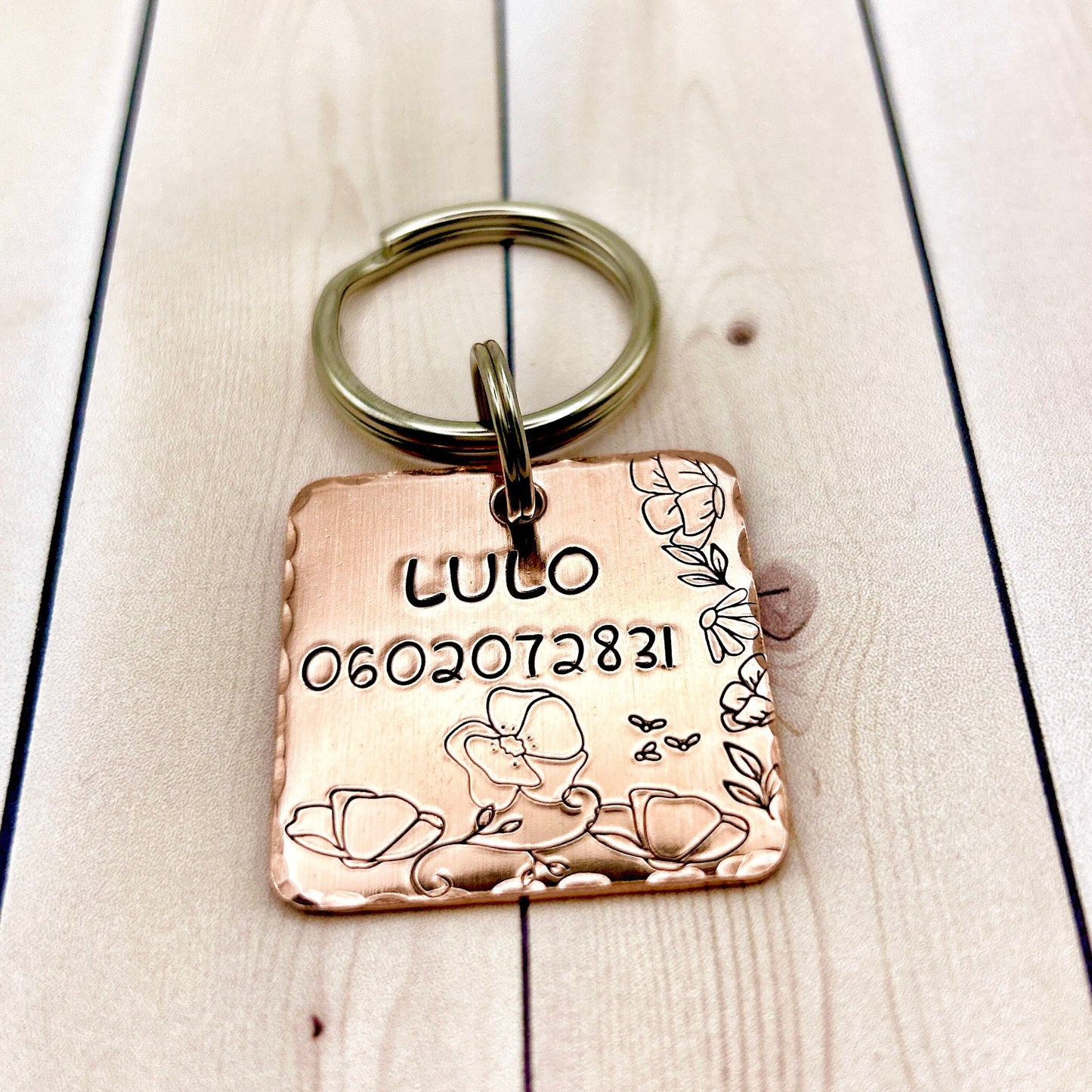 Médaille Personnalisée pour Chien, Médaille Chien avec Montagnes, Médaillon en Cuivre Chien